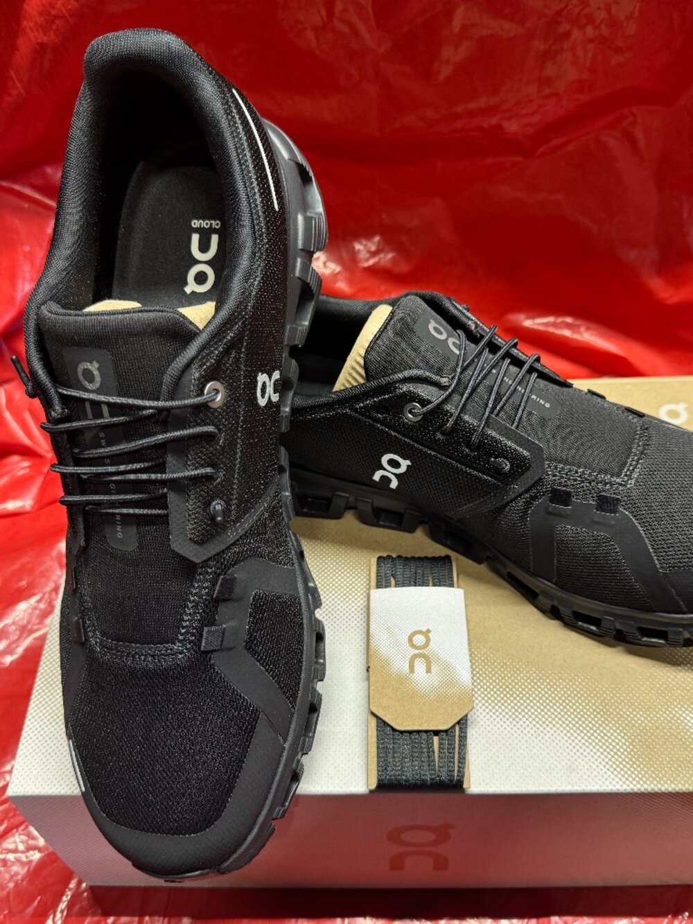 BNIB On Running Men's Cloud 6 Waterproof Running Shoe, Black, Size 12